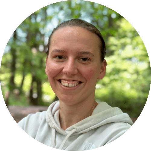 Nadine, begeleider en initiatiefnemer van Meraki. Biedt activiteiten en individuele begeleiding.